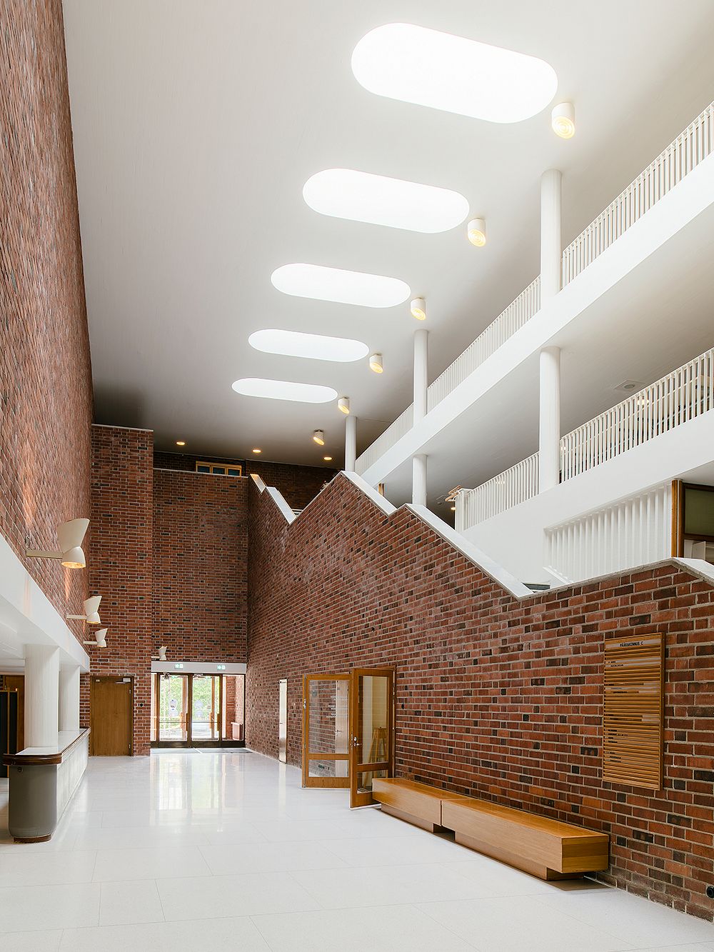 Lobby spaces in the Jyväskylä university’s main building, Alvar Aalto